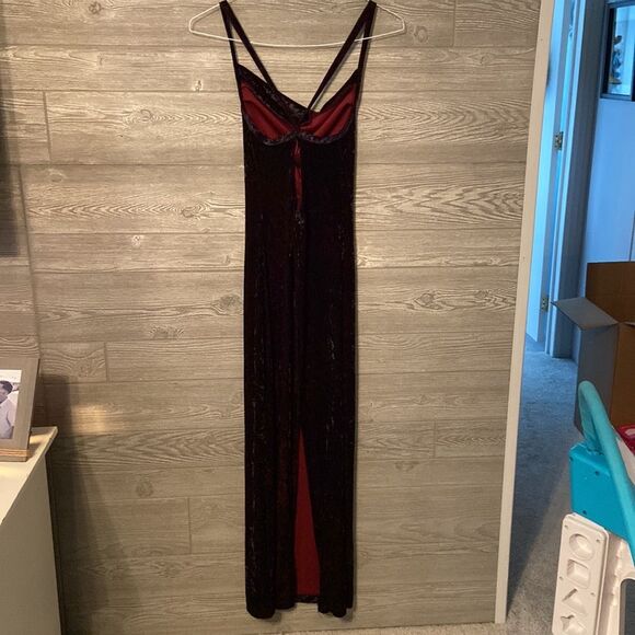 Sabora‎ crushed Velvet black/Red Dress size medium - Picture 6 of 9